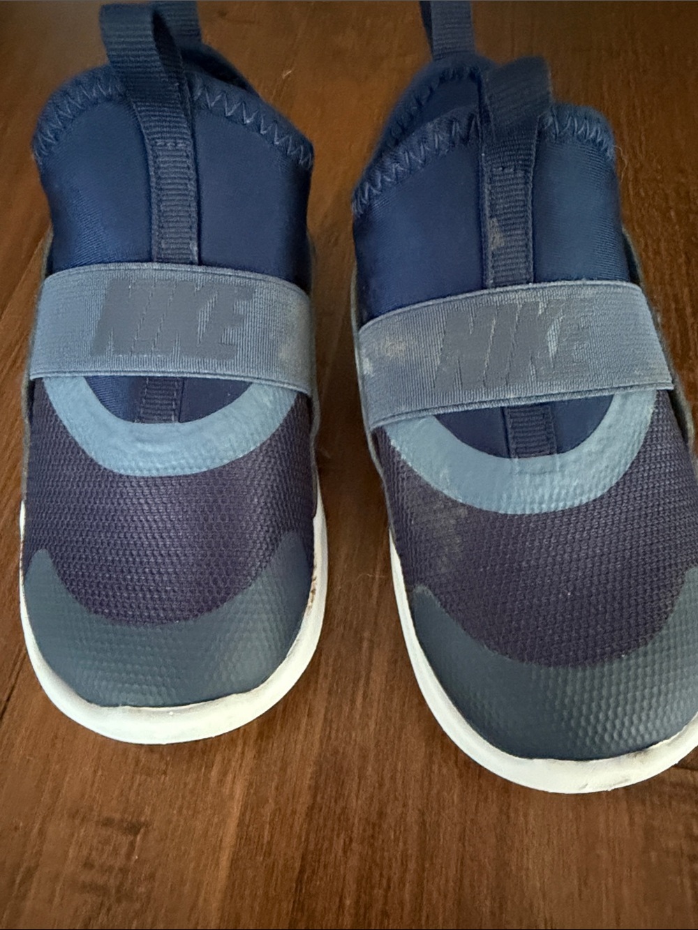 Nike Kids Navy and Light Blue Slip-On Sneakers